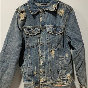 Distressed Demin Jacket.